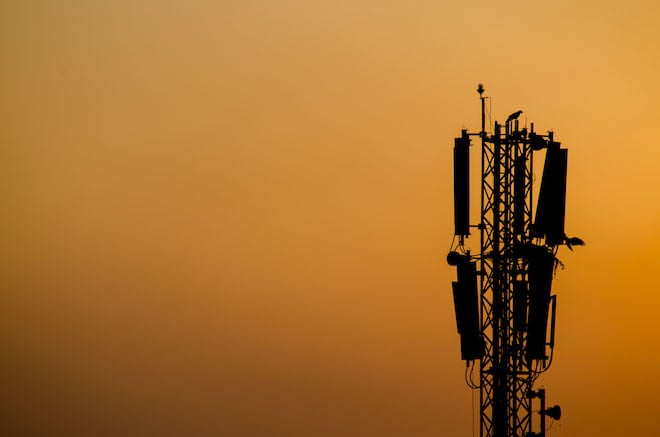 Business-Smartphone-Inseparable-1